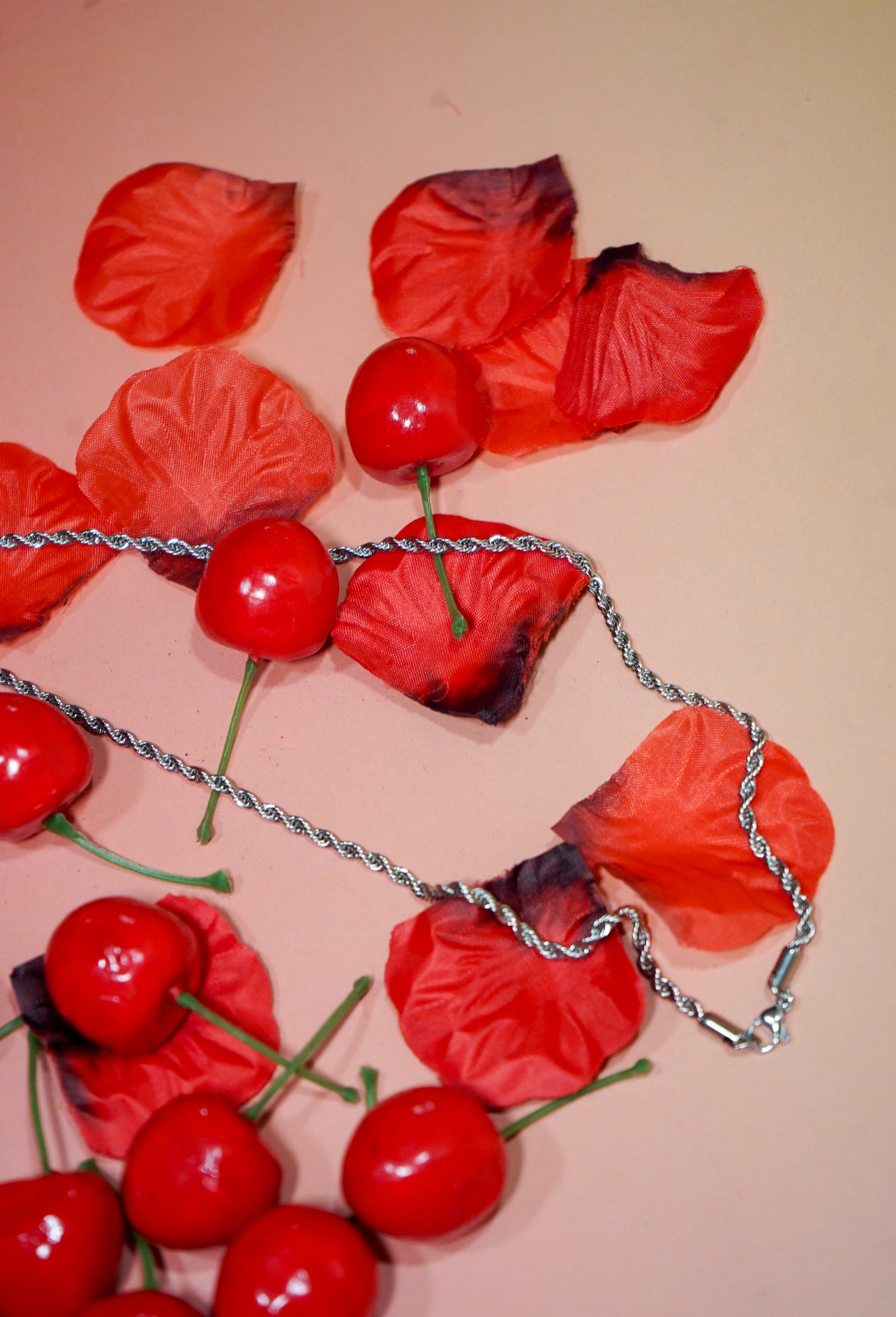 HUDDLE UP STAY-GLOBAL “Classic Sliver” Chain
